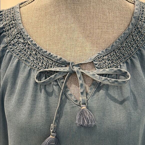 Zac & Rachel Blue Relaxed Flutter Sleeve Blouse - Picture 2 of 7